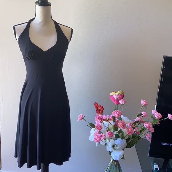 Dresses & Skirts - ❤️💕SEXY VENUS BLACK cut up DRESS❤️💕small